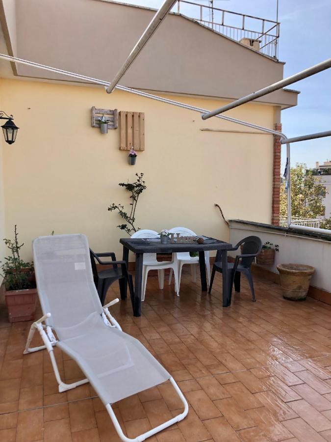 ローマLa Terrazza Del Soleアパートメント エクステリア 写真